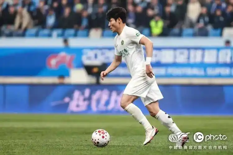 欧冠对决：曼城 VS RB莱比锡